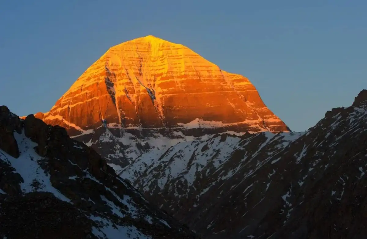 Divine Kailash Parikrama – Ultimate Mansarovar Yatra (13 Days Spiritual Expedition)